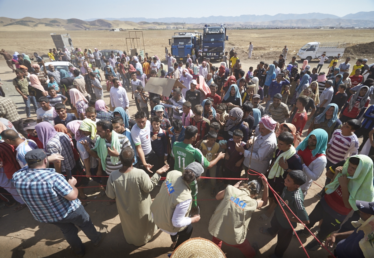 Verteilung von Hilfsgütern © Rob Holden