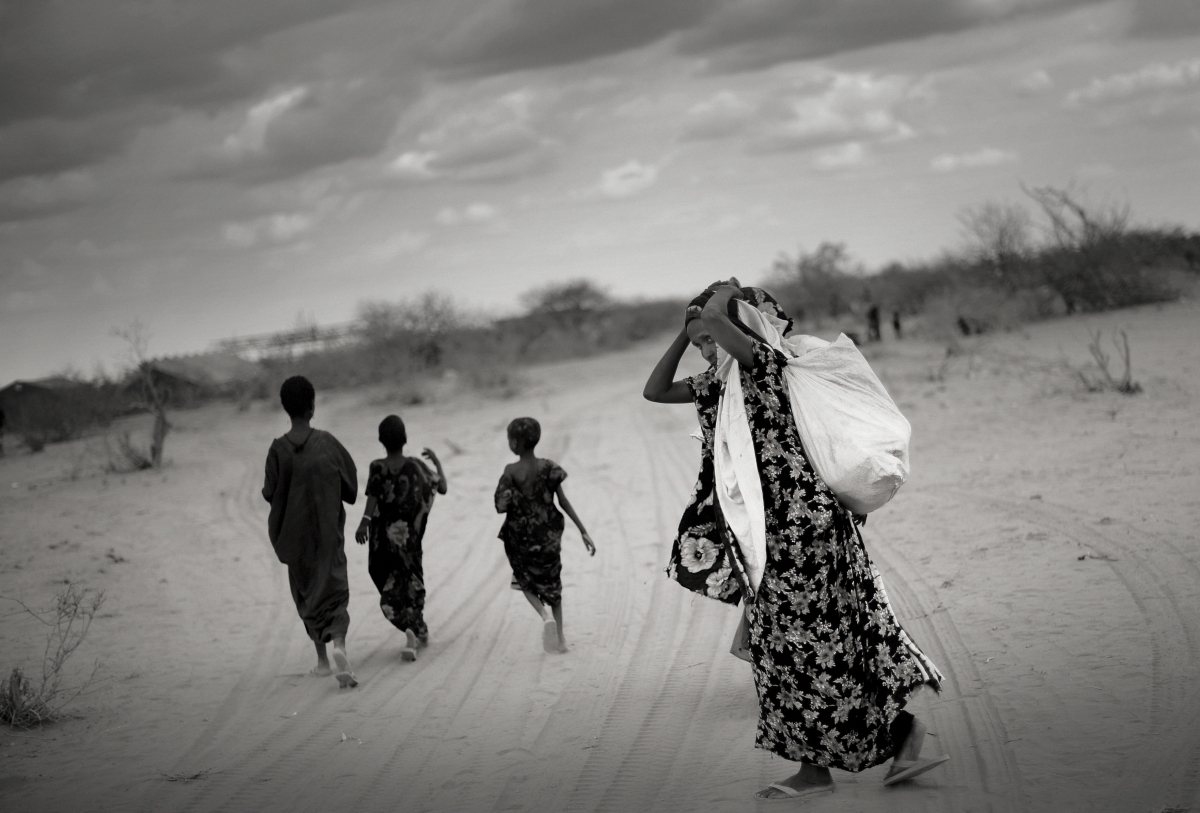 Hawa Ali Heyle mit 3 ihrer Kinder. Hawa Ali Heyle mit 3 ihrer Kinder.