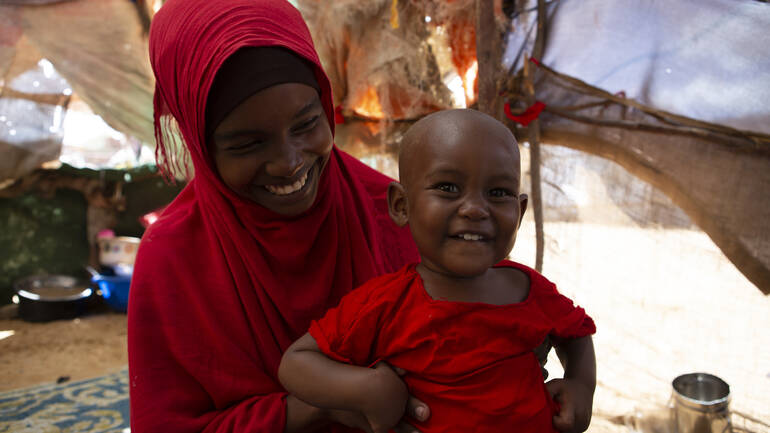 Mangelernährte Halima ist nach ihrer Behandlung wieder gesund. Mangelernährte Halima ist nach ihrer Behandlung wieder gesund.
