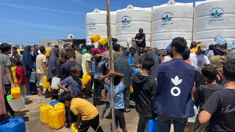 Trinkwasserverteilung in Gaza