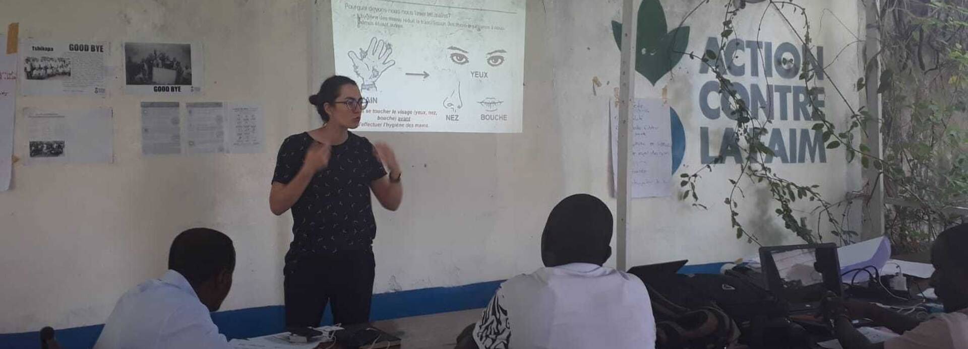 Aktion gegen den Hunger Mitarbeiterin Simone Ramones im Kongo. Aktion gegen den Hunger Mitarbeiterin Simone Ramones im Kongo.