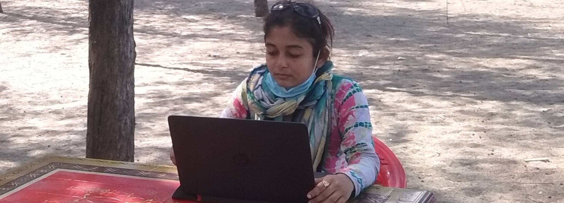 Gemeindehelferin von Aktion gegen den Hunger in Bangladesch Gemeindehelferin von Aktion gegen den Hunger in Bangladesch