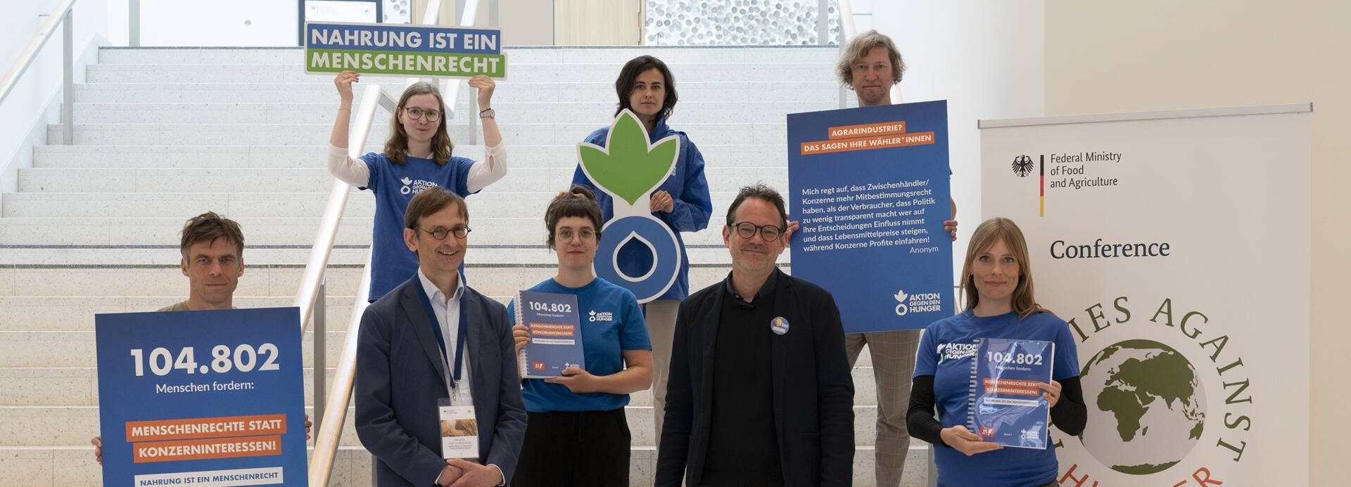 Petitionsübergabe am 24. Juni 2025 in Berlin: 104 802 Unterschriften für "Gesicht zeigen gegen Hunger" an die Bundesregierung überreicht