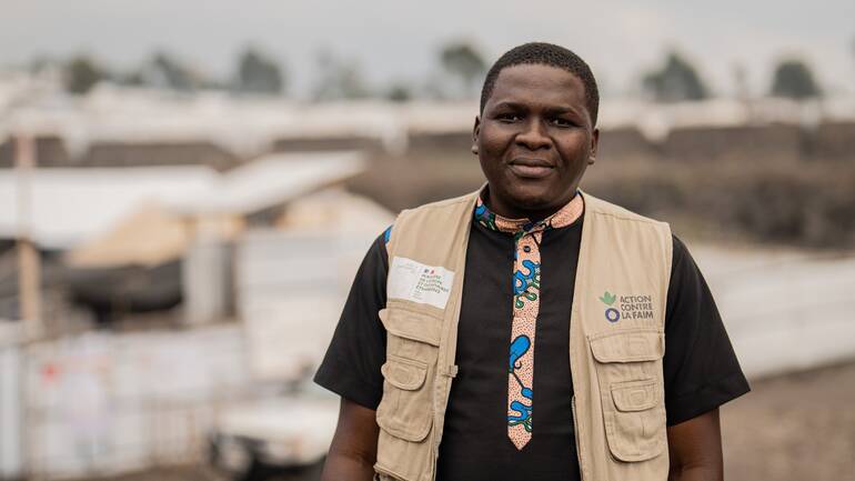 Portrait von Valdes Wamba Nguimabou, Leiter der Abteilung für psychische Gesundheit und psychosoziale Unterstützung von ACF in der Demokratischen Republik Kongo