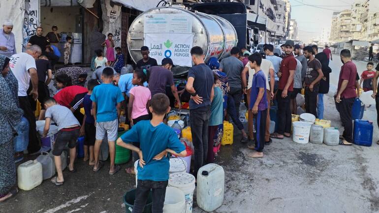 Wasserversorgung mit LKW in Gaza durch Aktion gegen den Hunger