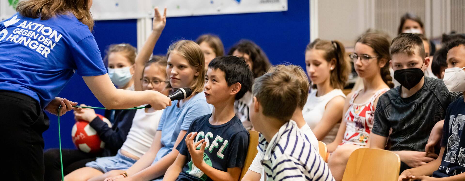 Referentin mit Schüler