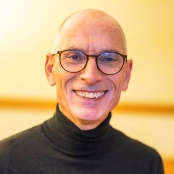 Dr. Alfred Längler, Leiter der Abteilung für integrative Kinder- und Jugendmedizin am Gemeinschaftskrankenhaus Herdecke und Vorsitzender der WHO/UNICEF-Initiative Babyfreundliches Krankenhaus