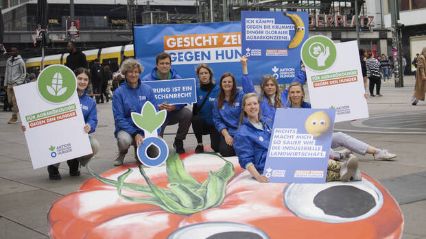 Straßenaktion von Aktion gegen den Hunger zum Kampagnenlaunch "Gesicht zeigen"
