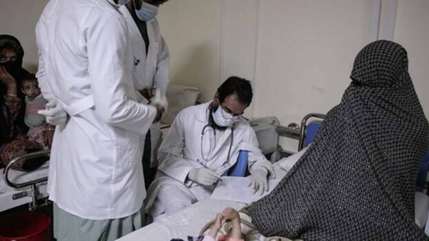 Die zunehmende Unterernährung von Kindern führt dazu, dass die Krankenhäuser in Helmand, Afghanistan, an ihre Kapazitätsgrenzen stoßen
